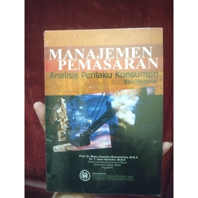 

Manajemen Pemasaran Analisis Perilaku Konsumen edisi pertama - Prof. Dr. Basu Swastha D.