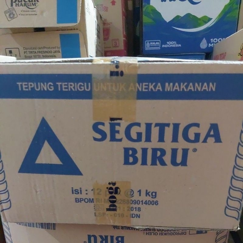 

Segitiga Biru Terigu Kemasan 1Kg (1 Dus @ 12 Pak)