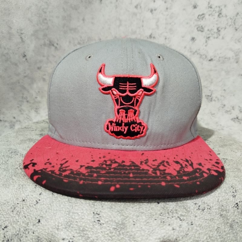 Topi snapback pria NBA HARDWOOD CLASSICS x NEW ERA fitted chikago Bulls WINDY CITY