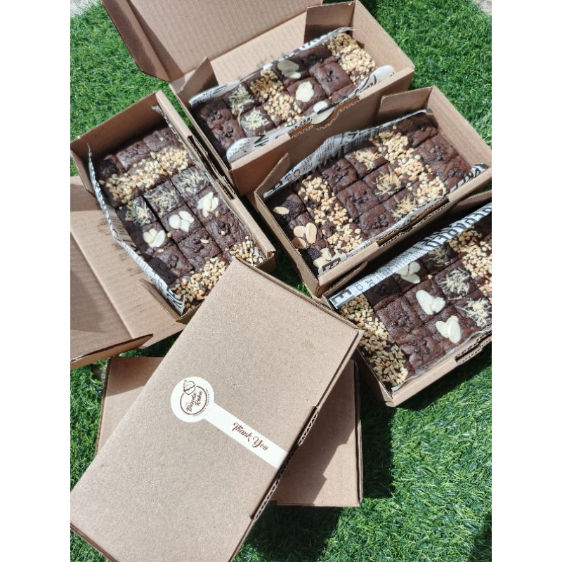 

Fuddgy brownies 20x10 (isi 18)