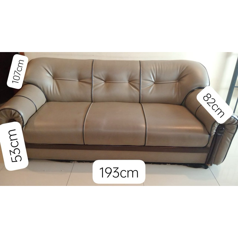 SOFA 3 SEATER Bahan Kulit  Kulit