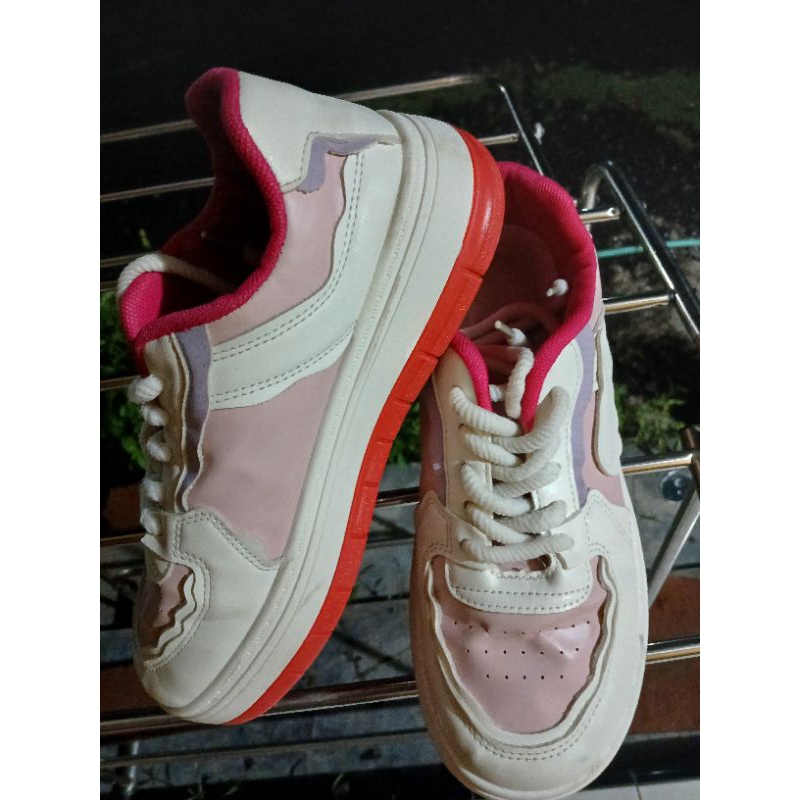 Sepatu Wanita Bekas