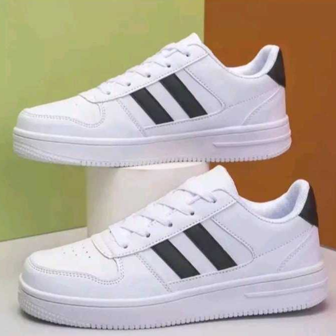 Sepatu sneakers cowok kekinian sepatu putih pria sepatu casual pria sepatu sport cowok keren terbaru