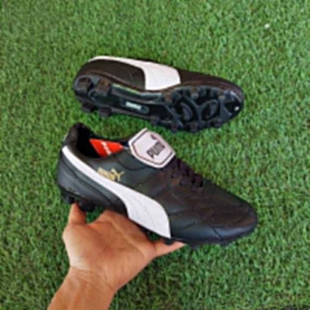 Sepatu bola kulit PUMA