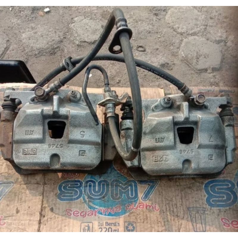 kaliper cakram depan grand max