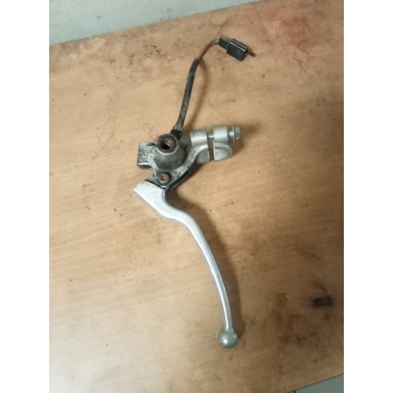 dudukan spion spin kiri SkyDrive