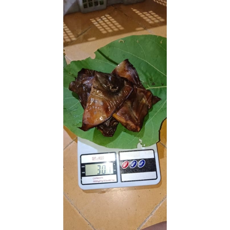 

ikan pari asap/ikan panggang/ ikan pe panggang, fress 300gr