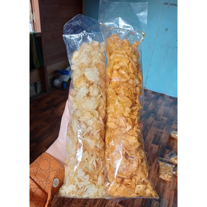 

kripik singkong tipis renyah bumbu garlic (bawang putih)+daun purut