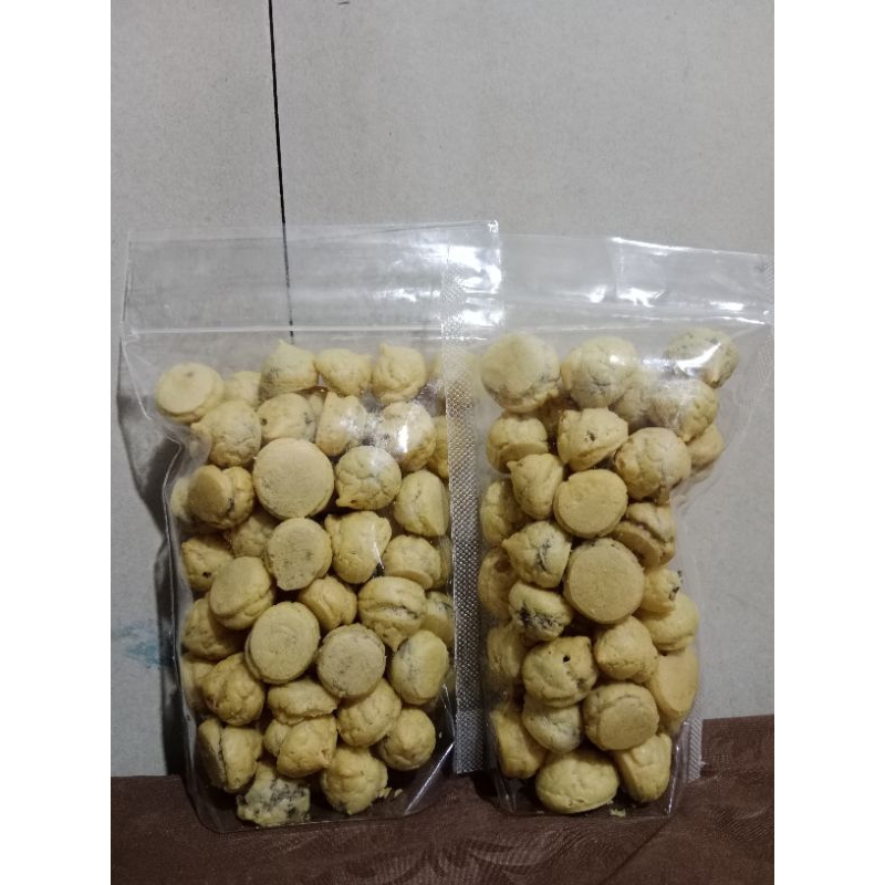 

soes kering coklat 100gr / 180gr