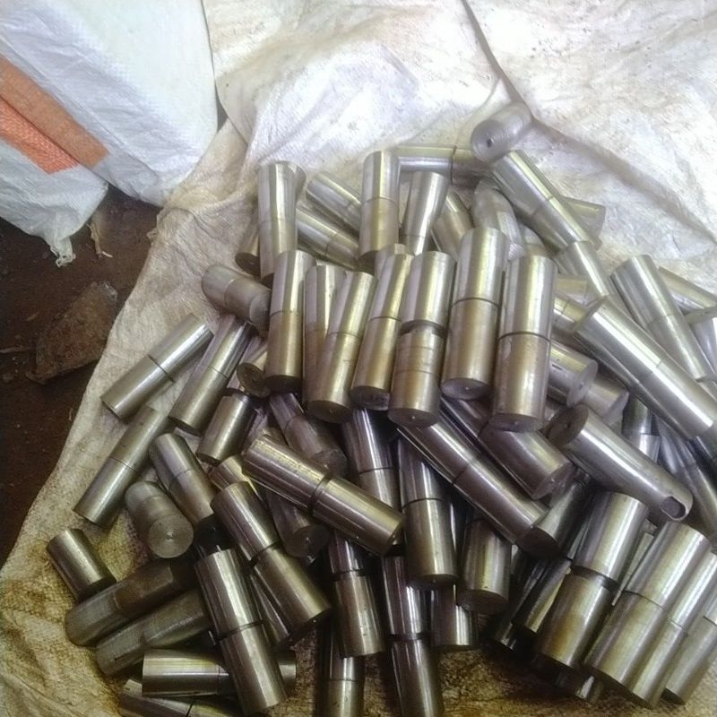engsel cabut / engsel bubut as 28mm panjang 8cm
