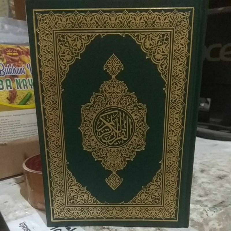 

MUSHAF MADINAH TERBITAN PERCETAKAN MALIK FAHD UKURAN 20 CM X 14 CM COVER WARNA HIJAU