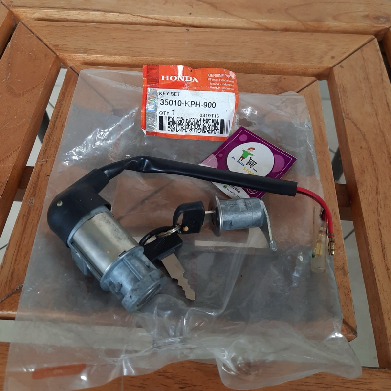 Keyset Kunci Kontak Set Jok Karisma 125 X D Original AHM