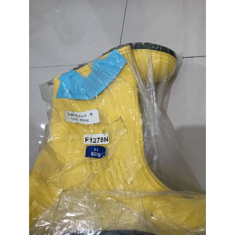 Sepatu Safety Boots Kuning Wayna Inyati