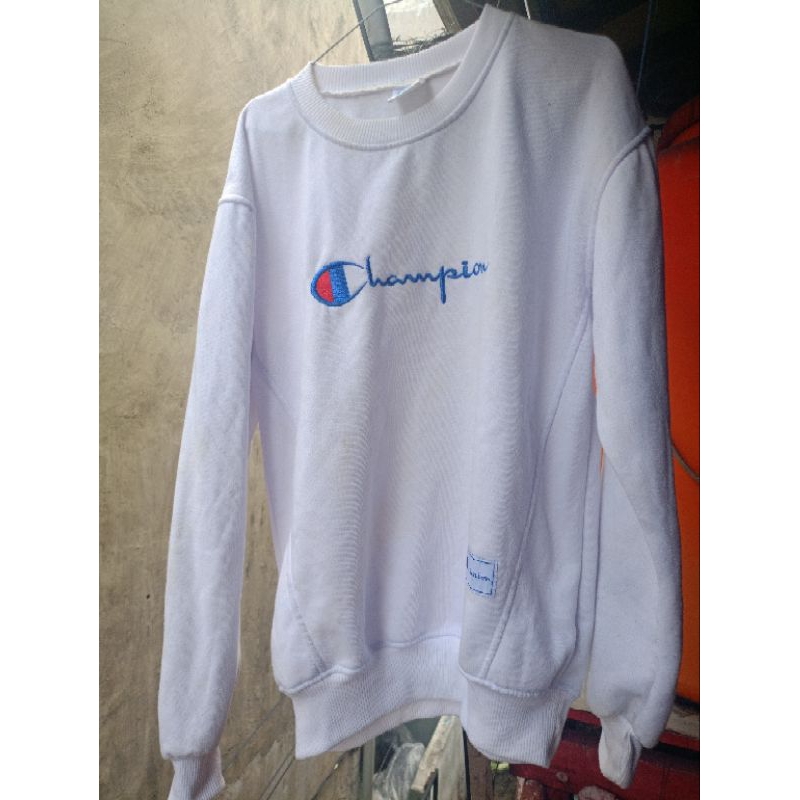 Jaket Bekas Masih Mulus Sweater Crewenek Champion Putih Logo Teks Pull Bordier Bordir Premium Unisex