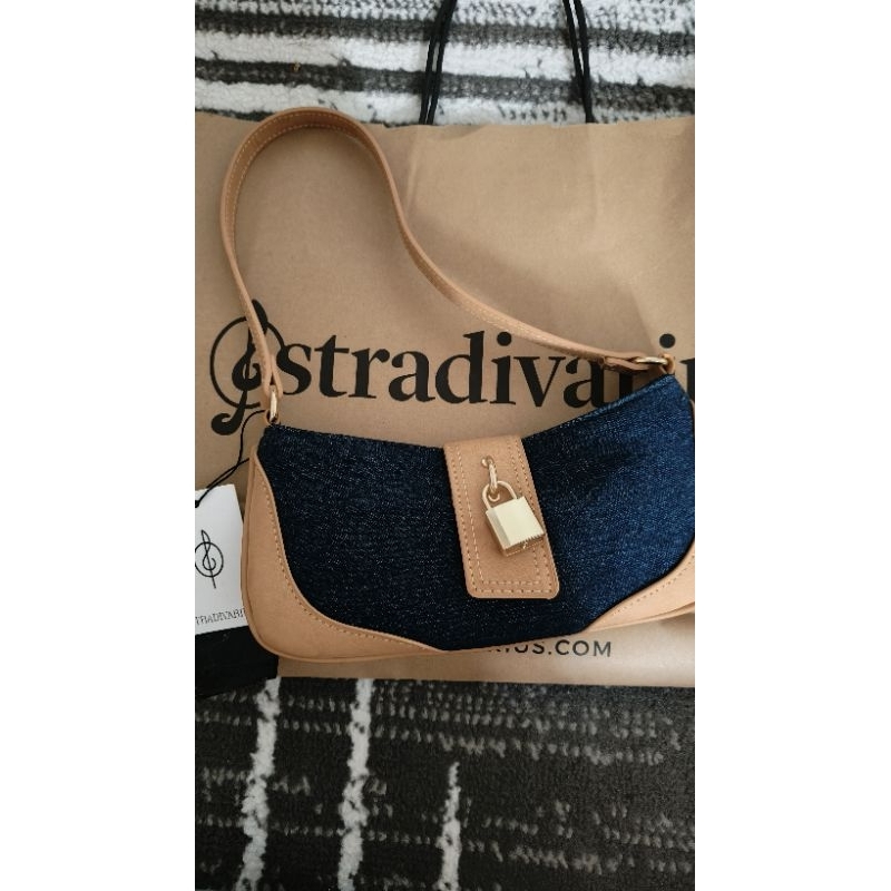 SHOULDER BAG STRADIVARIUS