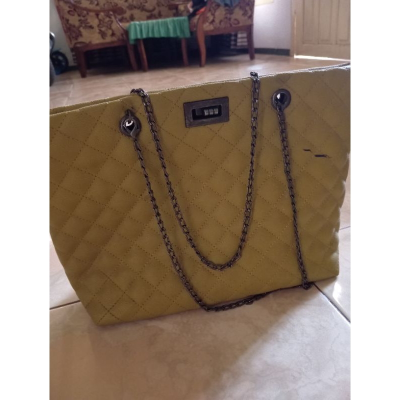 Preloved tas warna kuning mustard