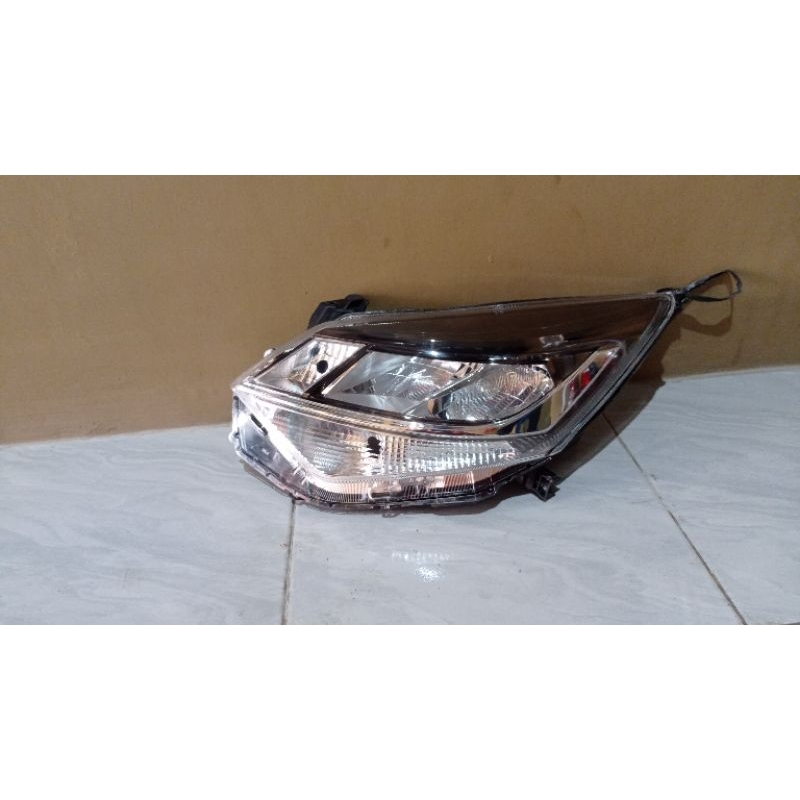 headlamp lampu depan sigra 2018-2019