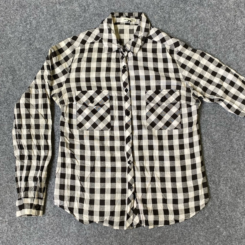 Preloved Kemeja/ Kemeja Branded/ Kemeja Colorbox/ Preloved Kaos/ Preloved T-Shirt/ Official T-Shirt 