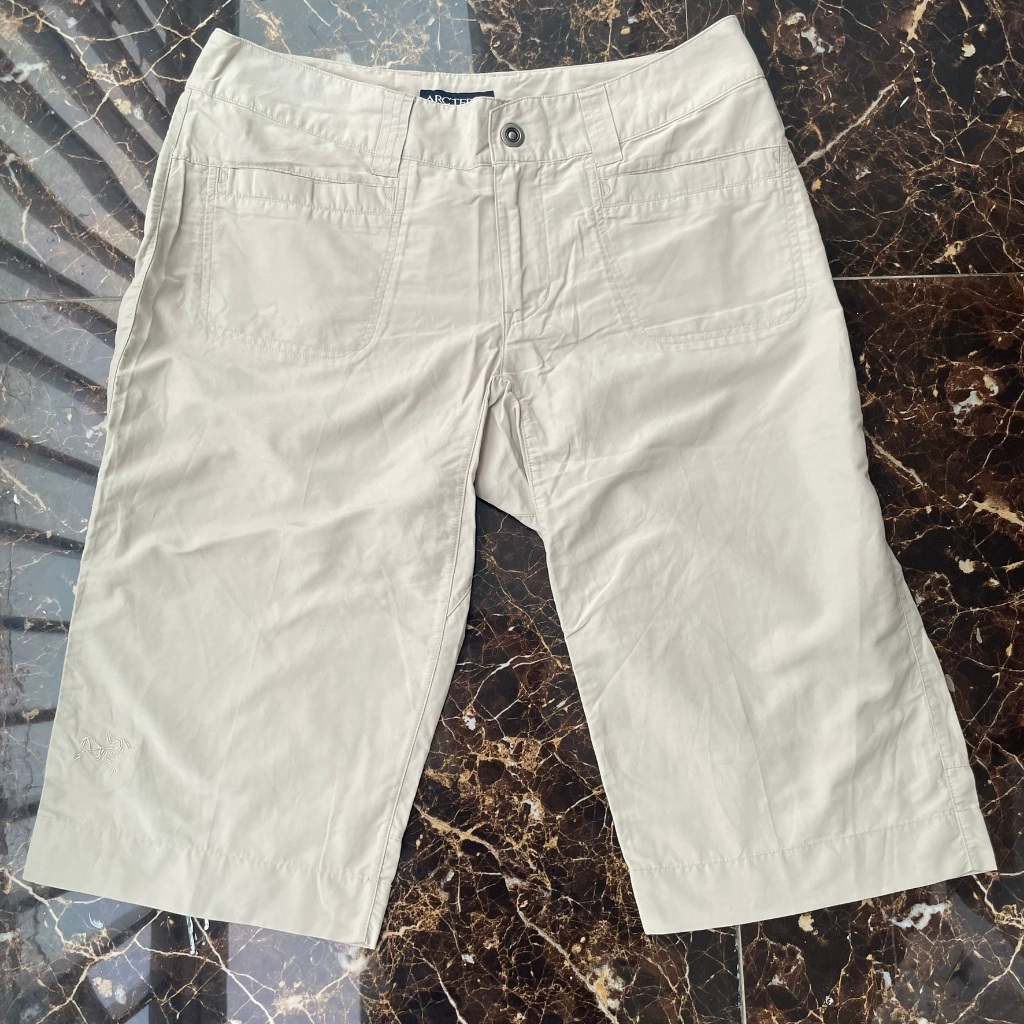 Arcteryx womens pants 3/4 pocketable khaki good condition cowok bisa pakai