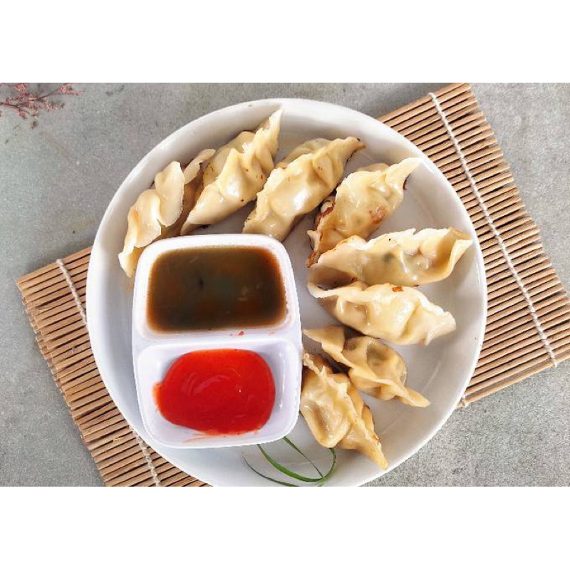 

Gyoza Ayam Premium Homemade Frozen isi 25 pcs Halal