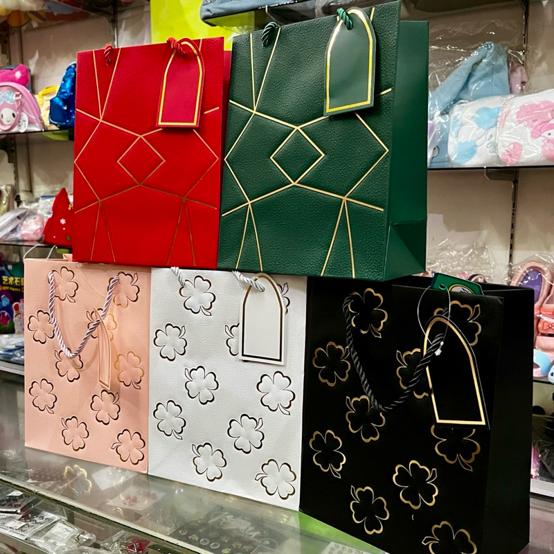 

Paperbag Aestetik Tas Kado Elegant Glow