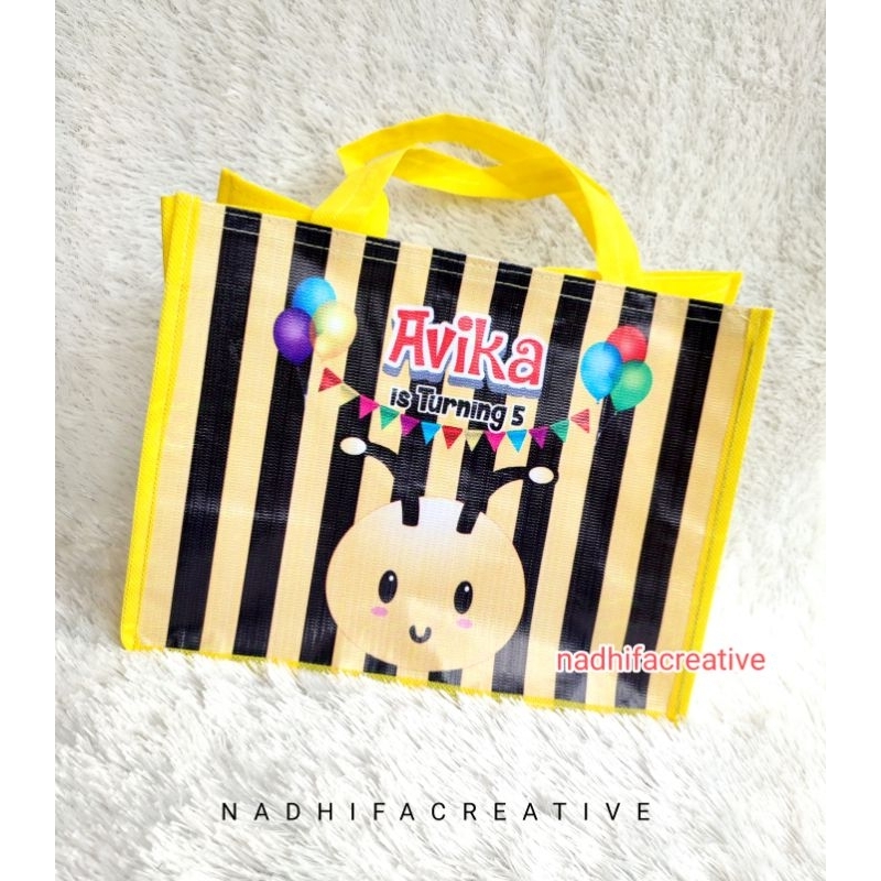 

Tas Ulang Tahun Gambar Lebah