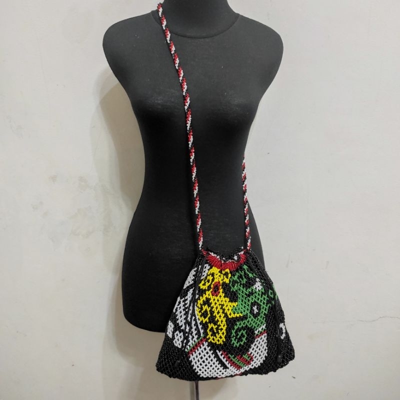 Tas serut manik dayak kalimantan
