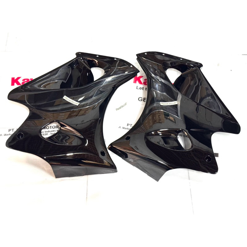 SEPASANG BODI BODY FAIRING BAWAH NINJA RR OLD HITAM 20A ORIGINAL 55028-1356-20A 55028-1357-20A