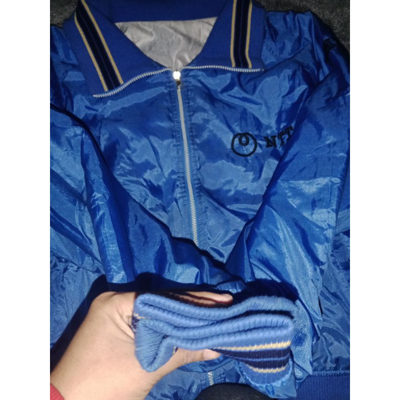 varsity bahan satin