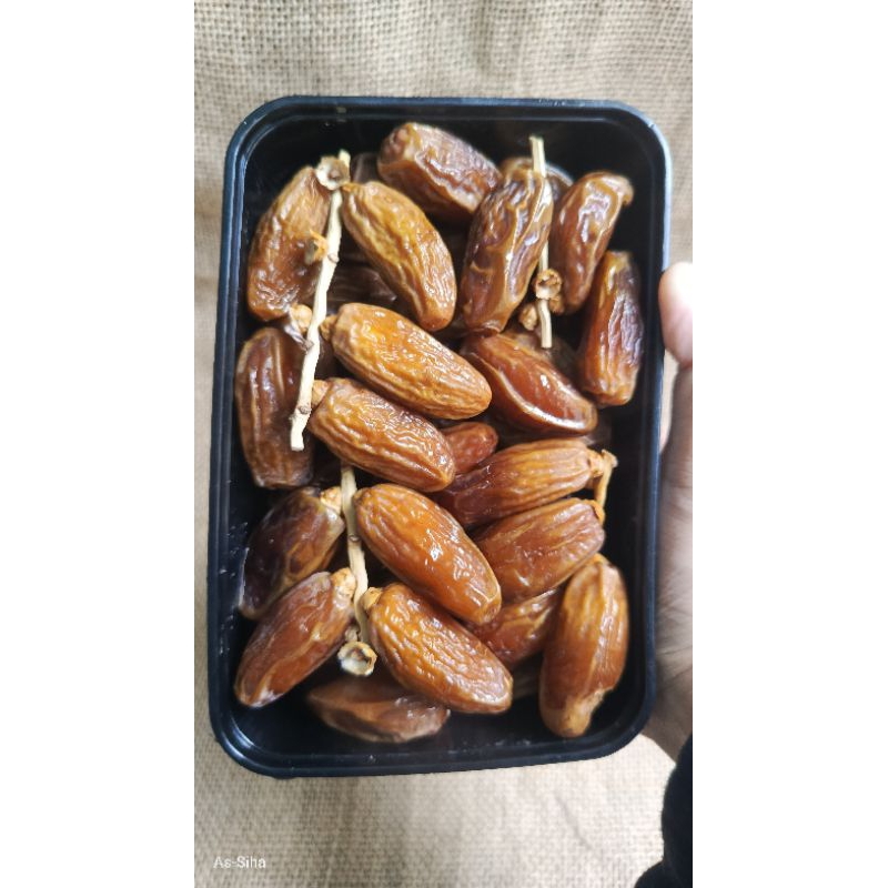 

Kurma Tunisia Tangkai 500gr Kurma As-Siha
