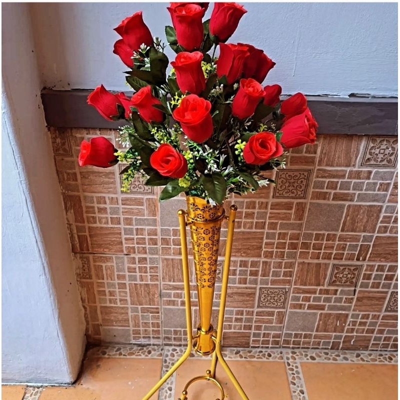 Bunga sudut ruang tamu bunga pojok ruangan mawar bludru cabang 24 sudah berikut vas standing corong 