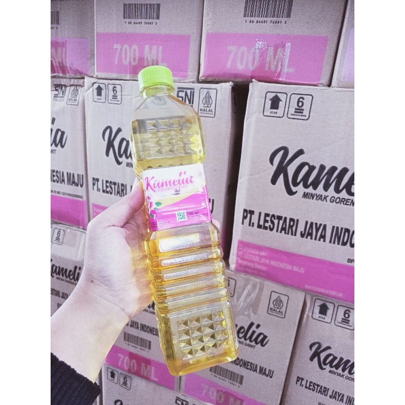 

Minyak Goreng Sawit Kamelia Jernih 700ml 800ml