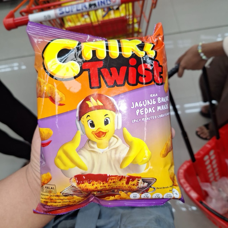 

Chiki TWIST jagung bakar pedas manis 65gram