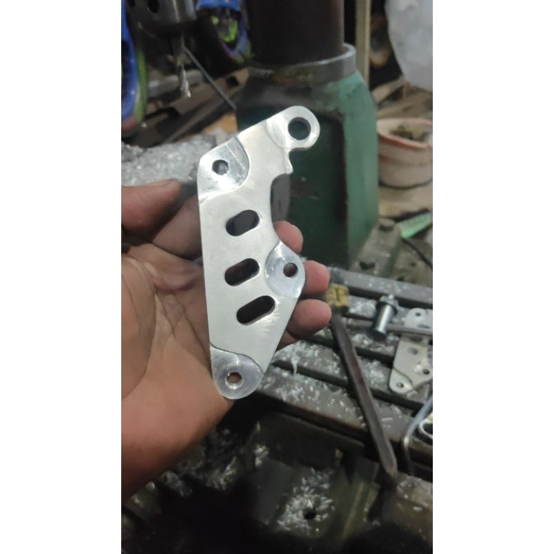 Braket/Pangkon Kaliper vario lama disk 220-260mm