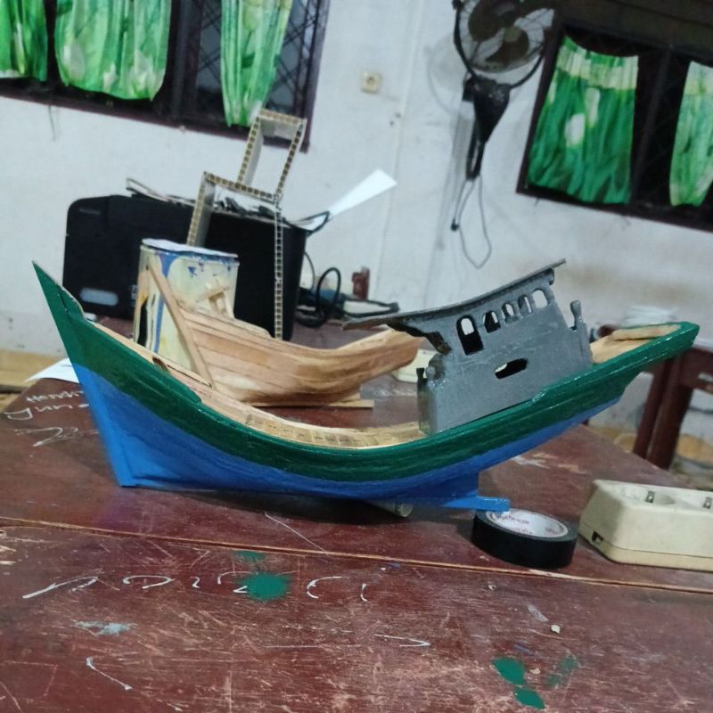 kapal nelayan miniatur