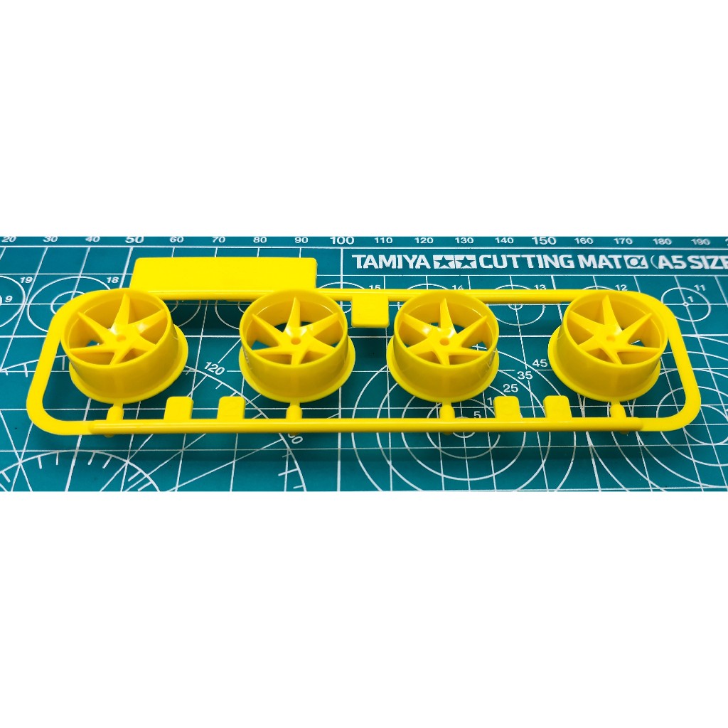 Tamiya Velg Spiral Type 6-Spoke Medium Diameter Original