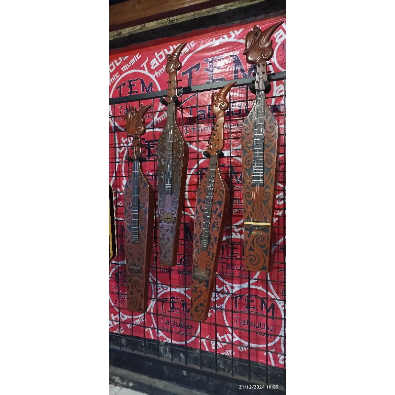 Sape Dayak ukir Istimewa