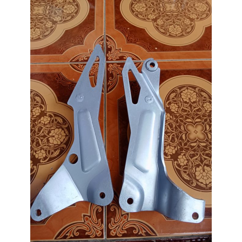 footstep belakang shogun r110