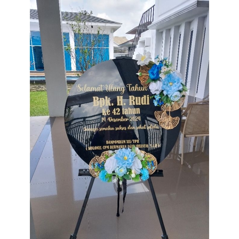 Papan ucapan akrilik