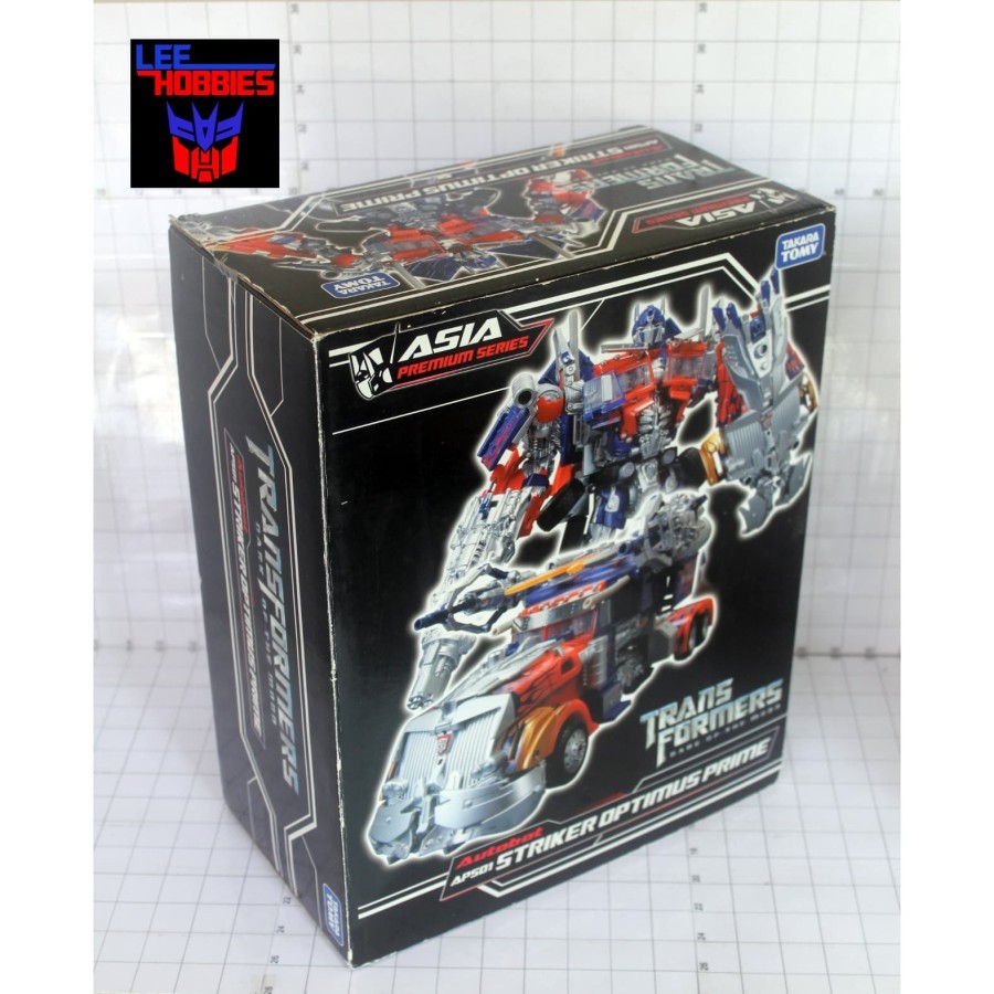 TRANSFORMERS LEADER CLASS STRIKER OPTIMUS PRIME APS01