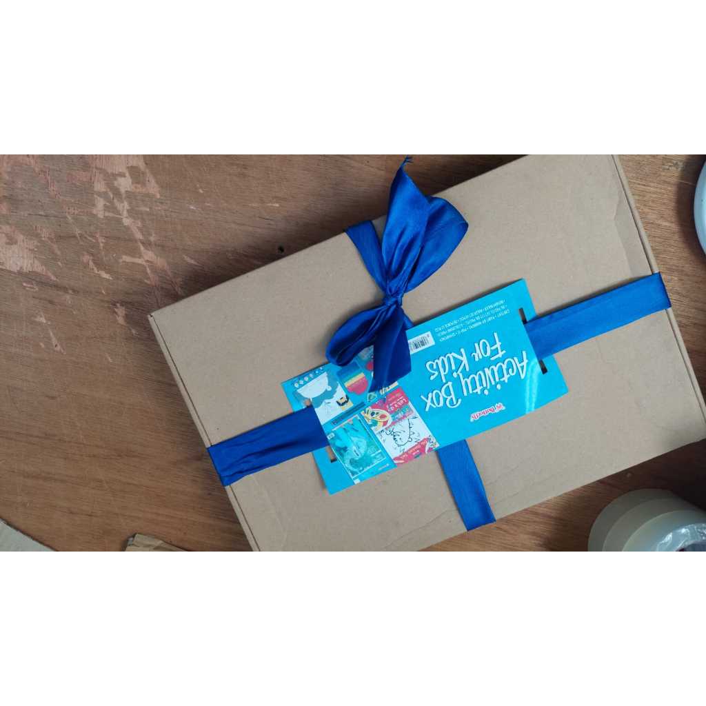 

BUTTERFLY ACTIVITY BOX FOR KIDS | M21 STATIONERY