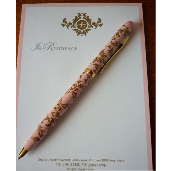 

THE LANGHAM Hotel Ball Point Blue Ink Iconic Pink Leaf pen biru