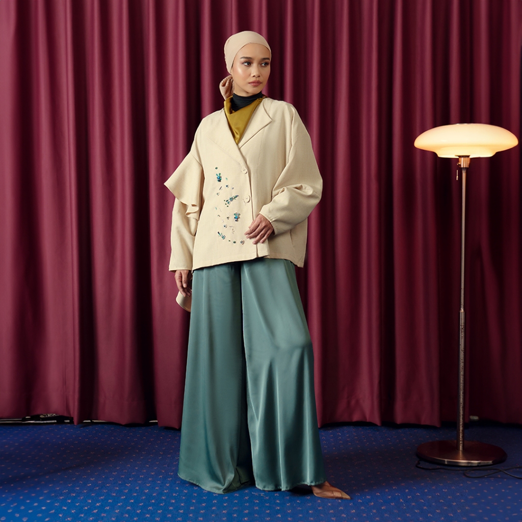 Jenna Kaia Outer Danisha Khaki