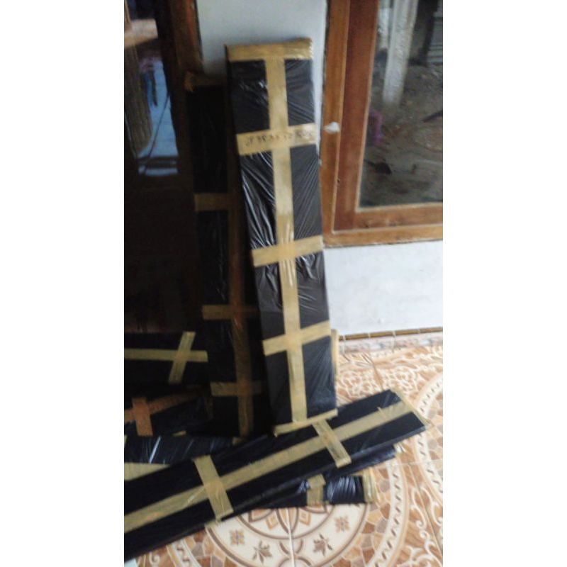 

packing kardus pelastik mentahan ukuran 110cm