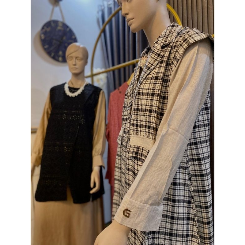 Gamis one set dengan Outer* Lengan panjang* bahan Cotton Linen*  Outer hitam dan pink motif katbol* 