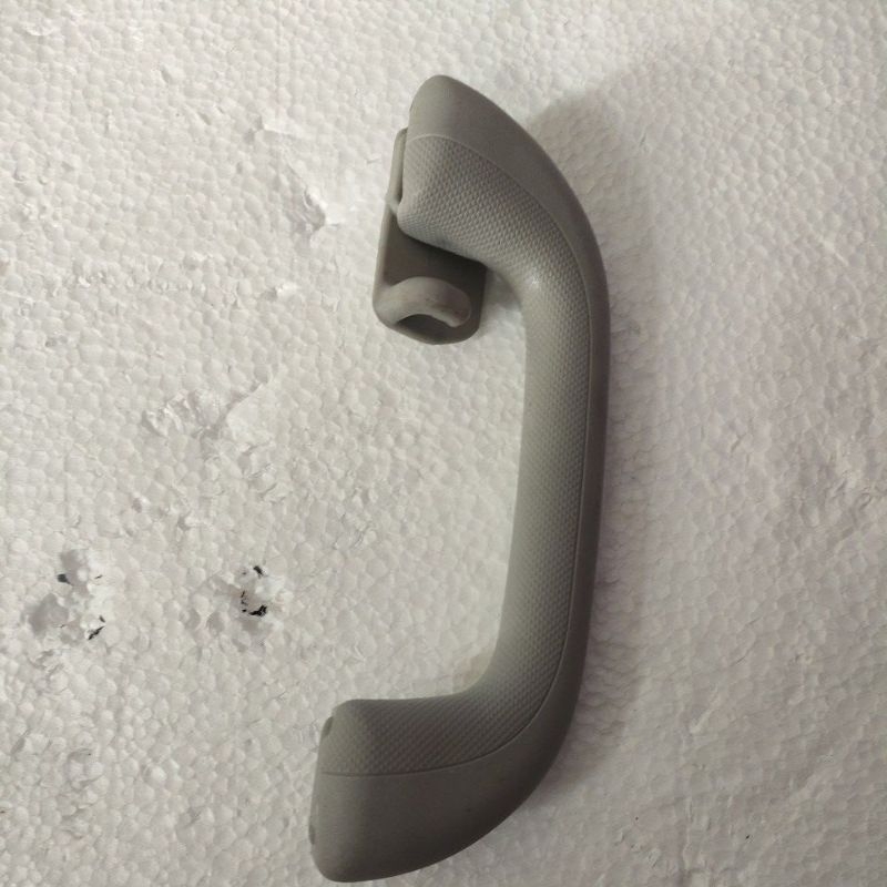 handle pegangan dalam pintu tengah kanan mobil kia carens 2 original