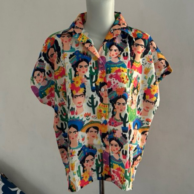 Frida Kahlo Shirt (NEW)