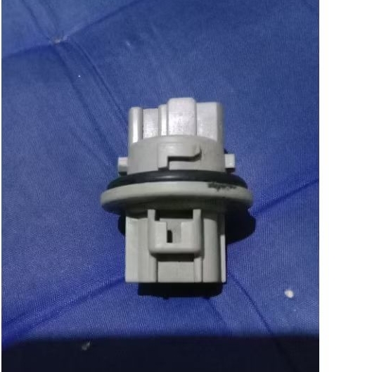 SOKET LAMPU SEIN DEPAN TOYOTA INNOVA REBORN