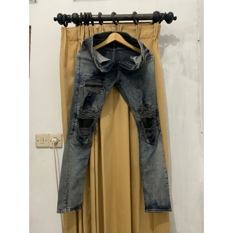 UPRISE DENIM JEANS