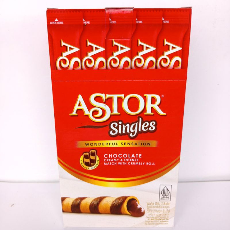 

Astor Singles, wafer stick isi krim cokelat penuh di dalam, kemasan Bok isi 20 bungkus @12,5 gram.